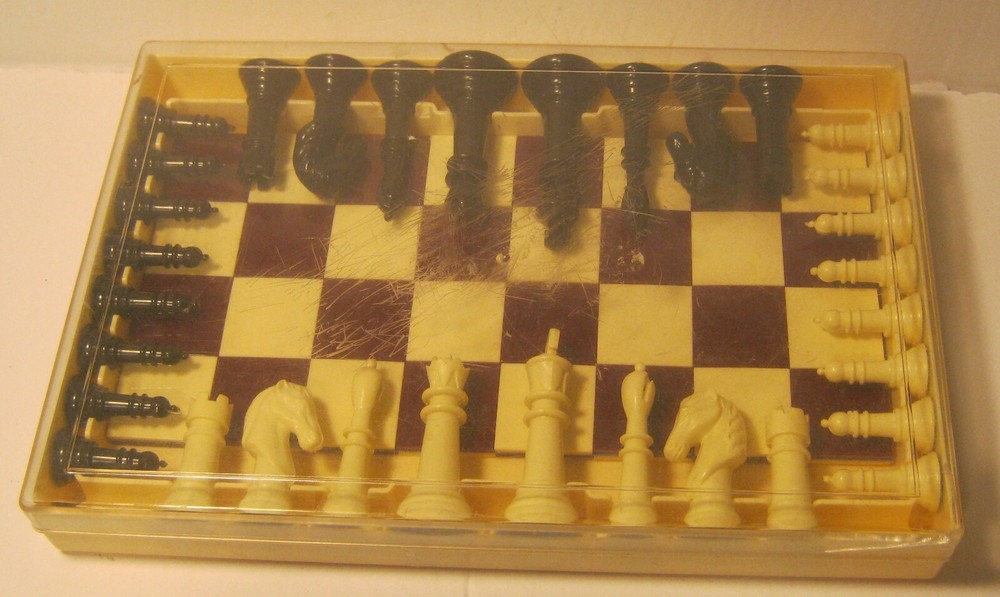 1960's Chess Set in Plastic Case with Super Storage Design!! EXCELLENT!!!!