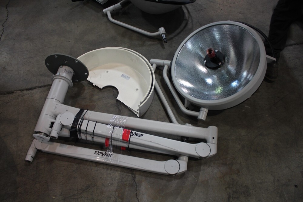 Stryker Visum 2 Surgical light camera CONTROL 2 ARMS