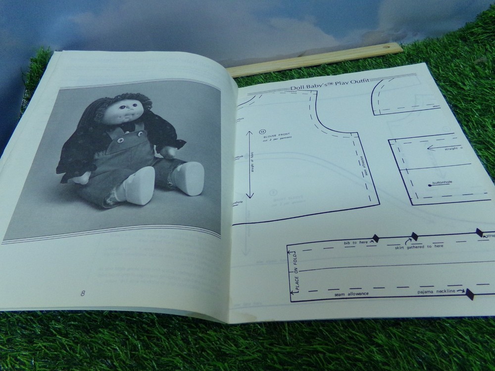 DOLL BABY MAKE DOLL CLOTHES. PATTERNS NEVER USED.