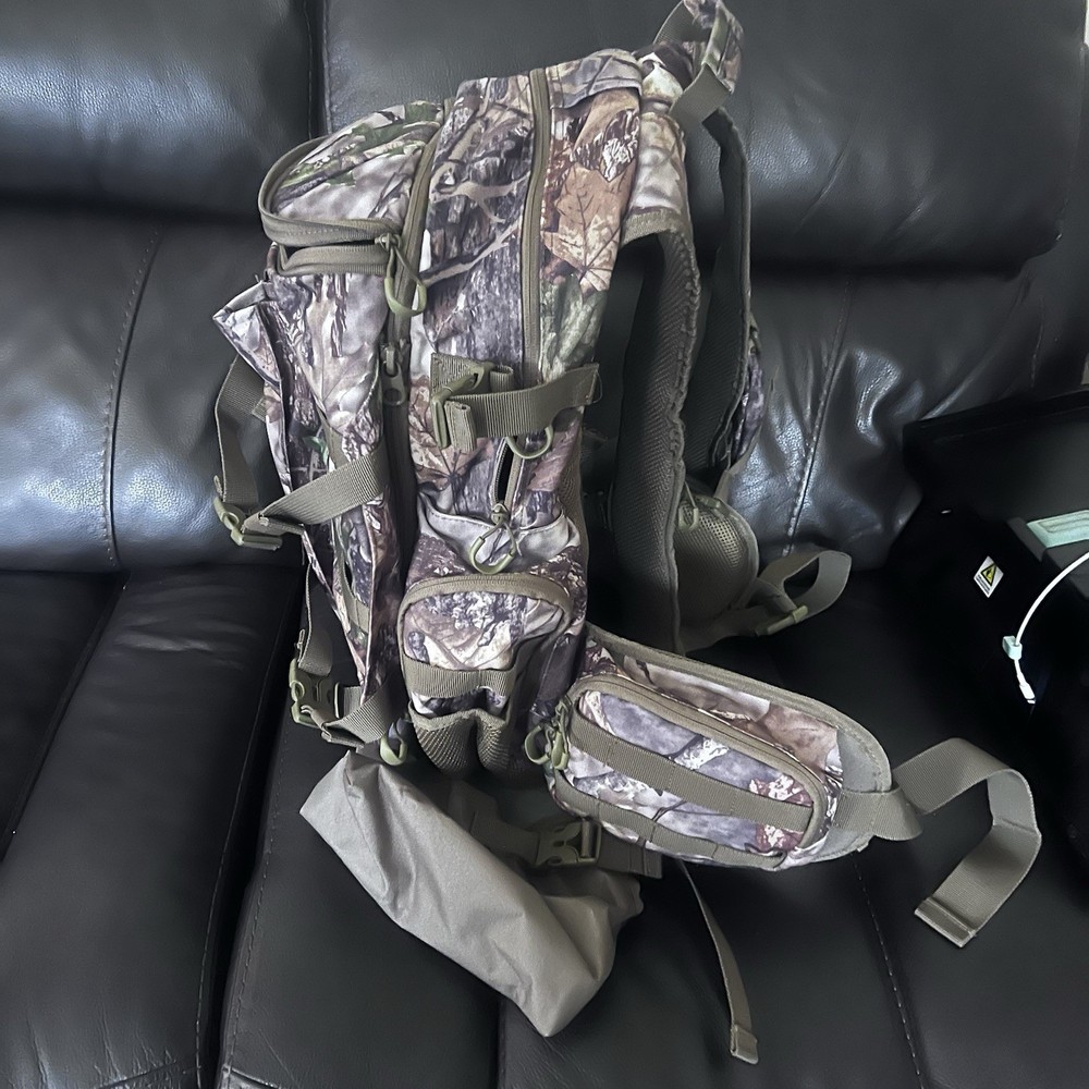Camouflage Backpack With Gun Or Bow Pocket