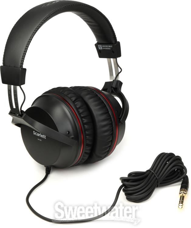 Focusrite Scarlett 2i2 Studio 4th Gen Recording Bundle