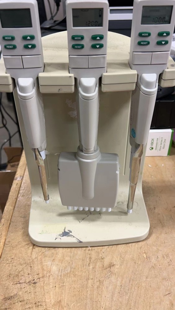 Rainin EDP3-Plus and basic Electronic Pipettes With Charger