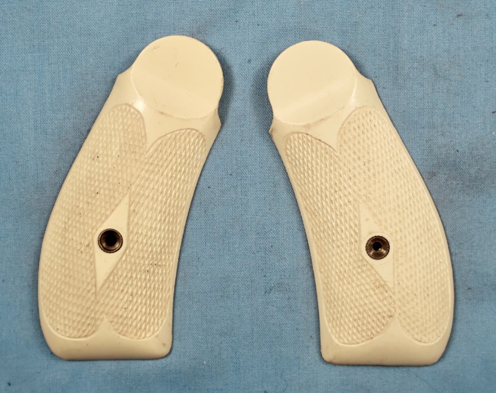 IVORY Type Grips for SMITH & WESSON SA Model 3 Russian, Third Model  (D380)