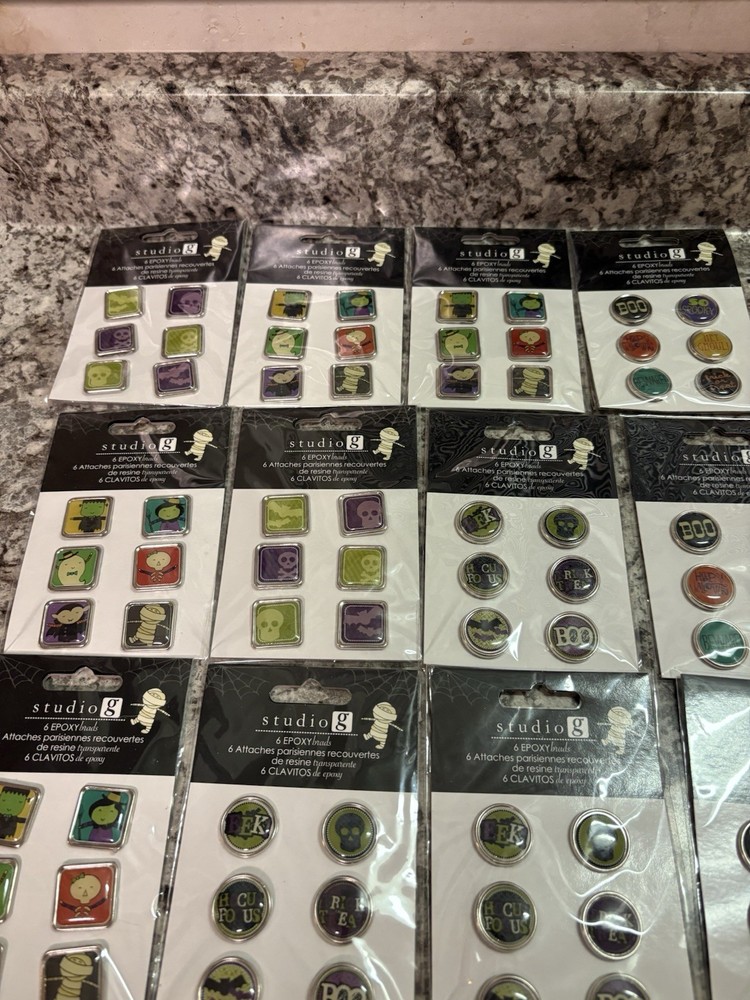 Studio G - 6 Epoxy Halloween Brads