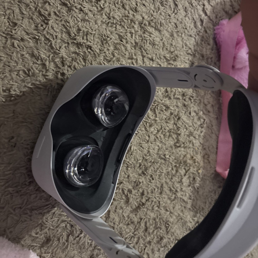 Meta Oculus Quest 2 256GB VR Headset - White no Controllers