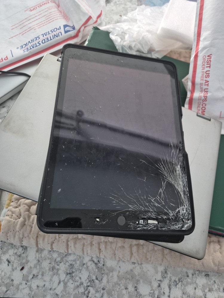 Ipad With Home Button