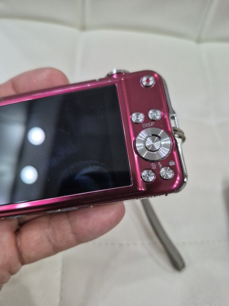 Casio Exilim EX-S10A Red Digital Camera Tested