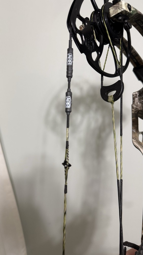 Mathews V3 27 RH Compound Bow Package
