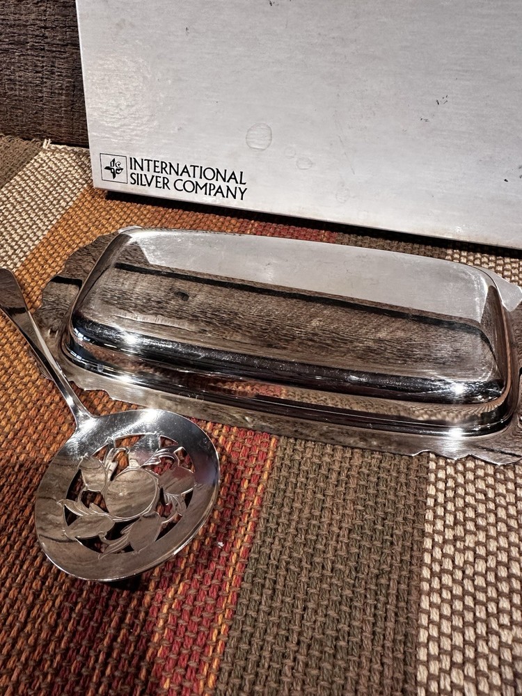 Vintage International Silver Co. 2 Piece Silverplate Cranberry Set W/ Box