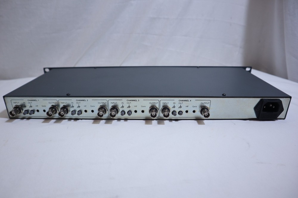 KRAMER QUAD CHANNEL VIDEO ISOLATOR W/WIRED MODEL#OC-4