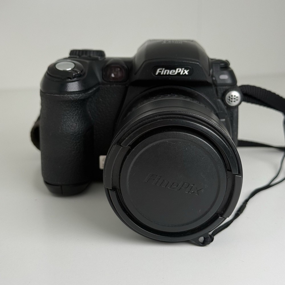 Fujifilm Finepix S550 Black Compact Digital Camera TESTED & WORKING!