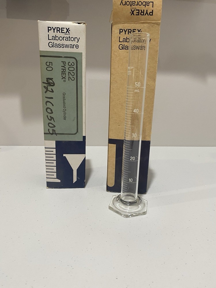 Pyrex 3022-1000 250mL Graduated Cylinder Hexagonal Base