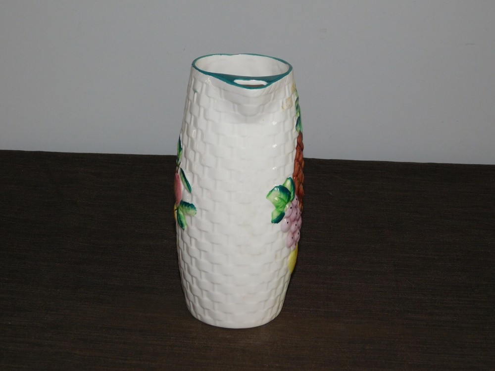 VINTAGE KITCHEN 8 3/4" HIGH CERAMIC PINEAPPLE GRAPES APPLES PITCHER