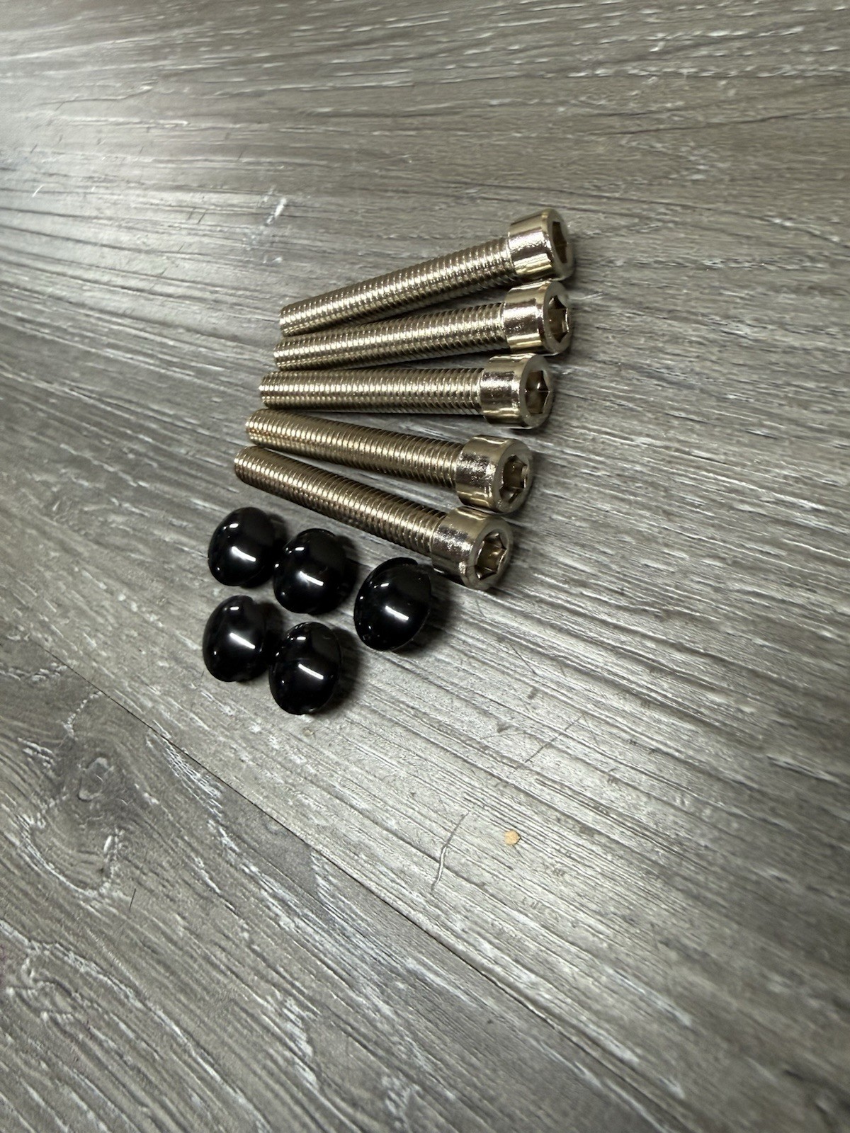 5 Pack of Bike Bicycle Headset Stem Top Cap Bolts with Rubber Caps Plugs