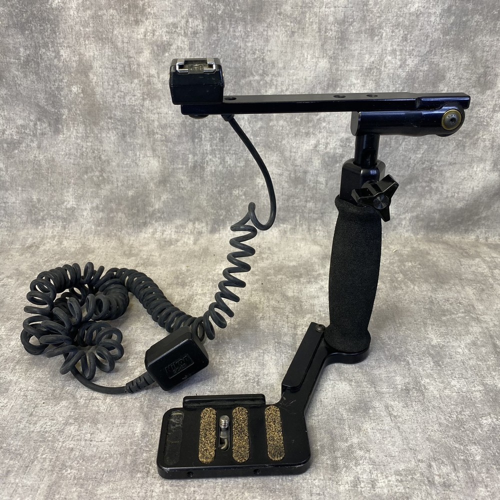 Custom Brackets CB Junior Flash Rotating Bracket Kit With Removable Nikon Cord