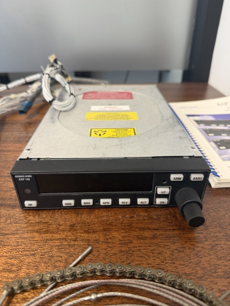 Bendix/King KAP 140 complete Auto Pilot, servos, Cessna, Piper, Beechcraft