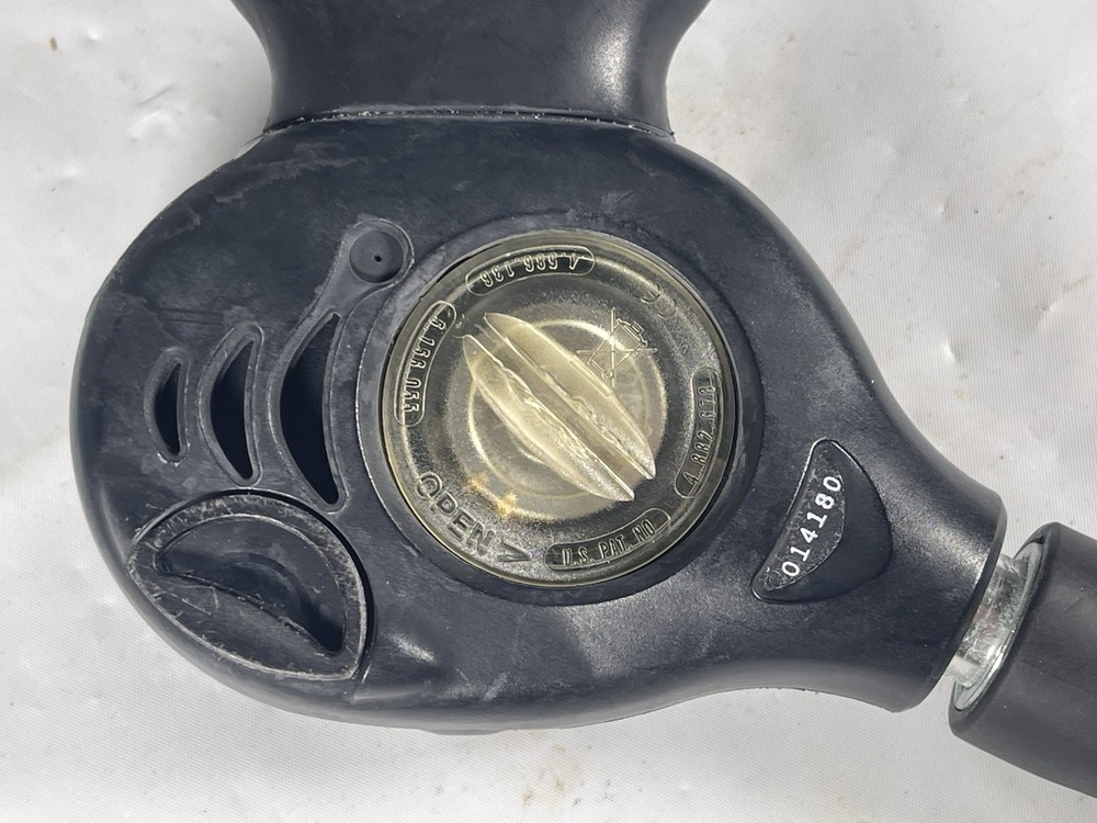 Aeris Atmos ai Dive Computer & Compass with Hose UNTESTED