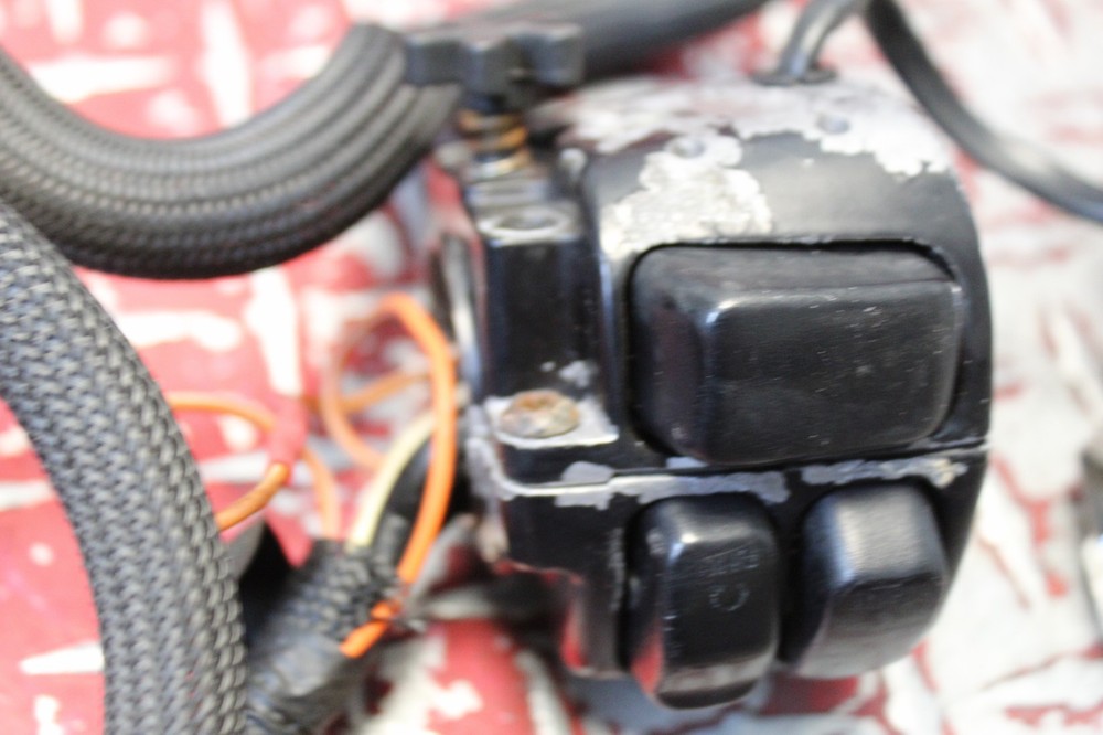 2008 HARLEY DAVIDSON DYNA FAT BOB OEM RIGHT CONTROL SWITCH UNPINNED DFB10