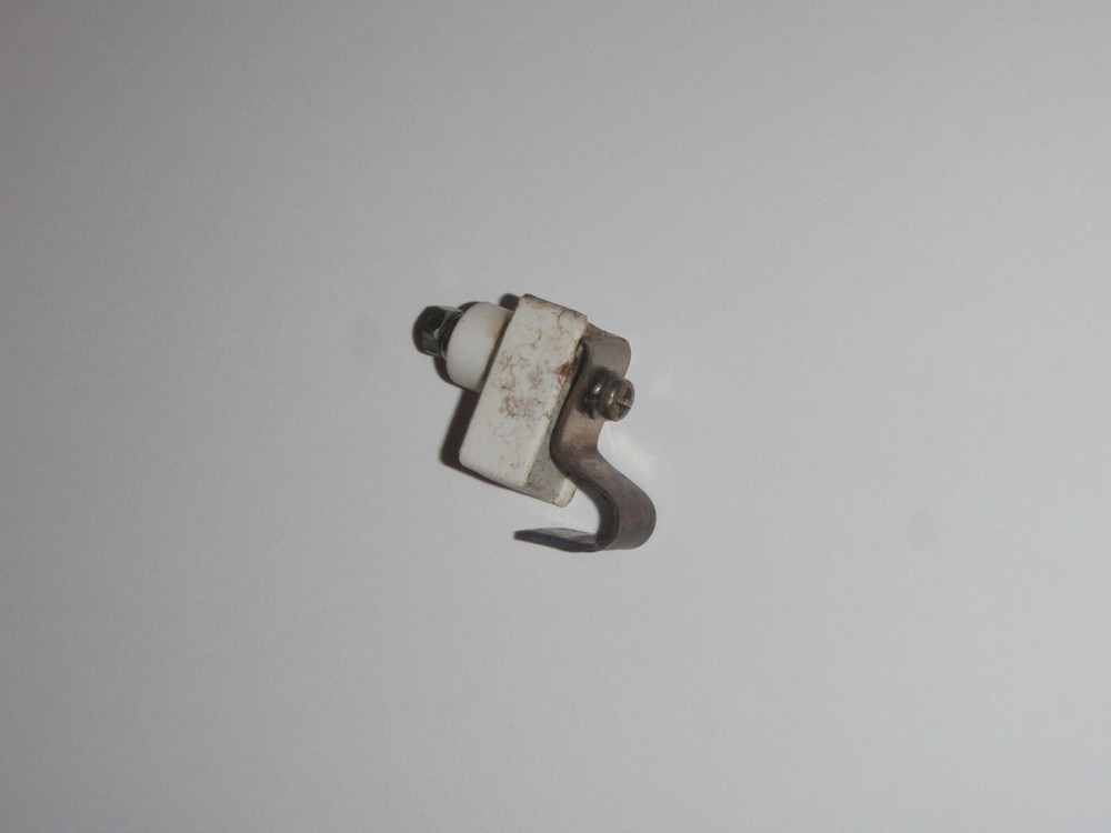 Mount for Heating Element in Welbilt Bread Machine Model ABM4000 only