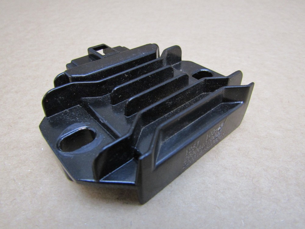 Keeway RKF 125 2024 only 78 miles regulator rectifier (14432)