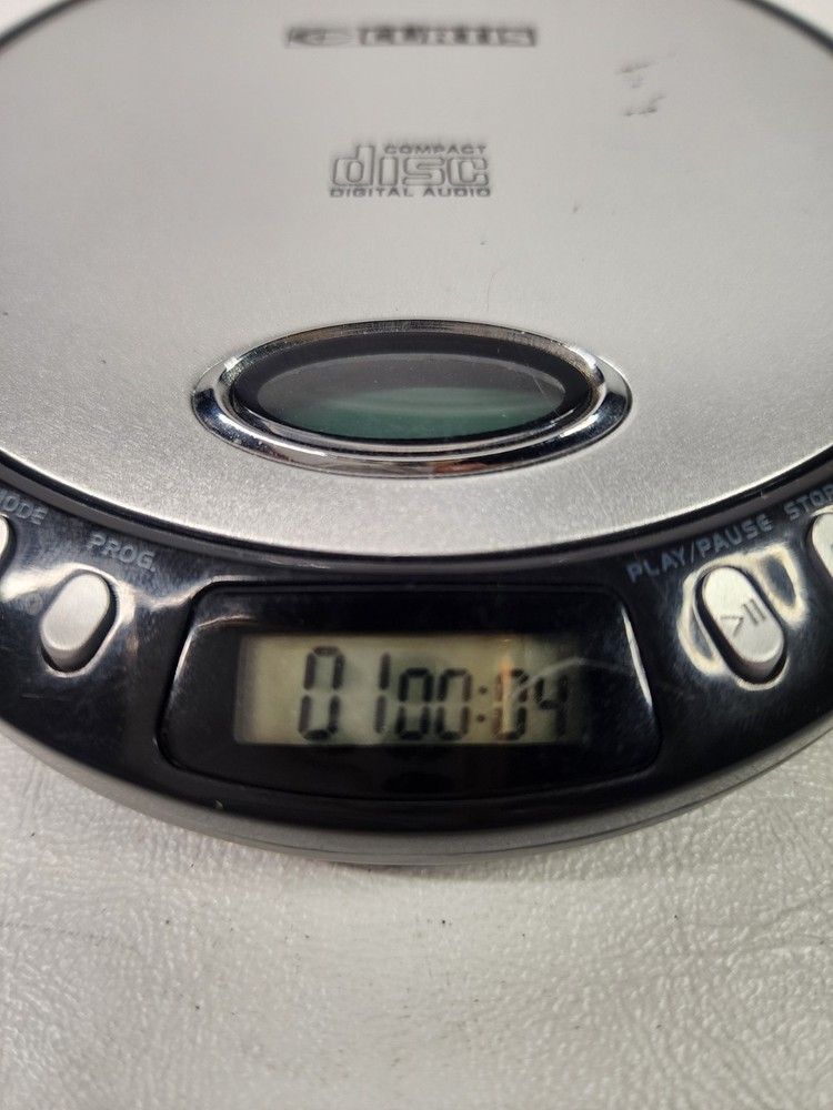 Curtis Personal Portable CD Player Model CD145 (Discman) Silver Tested & Working