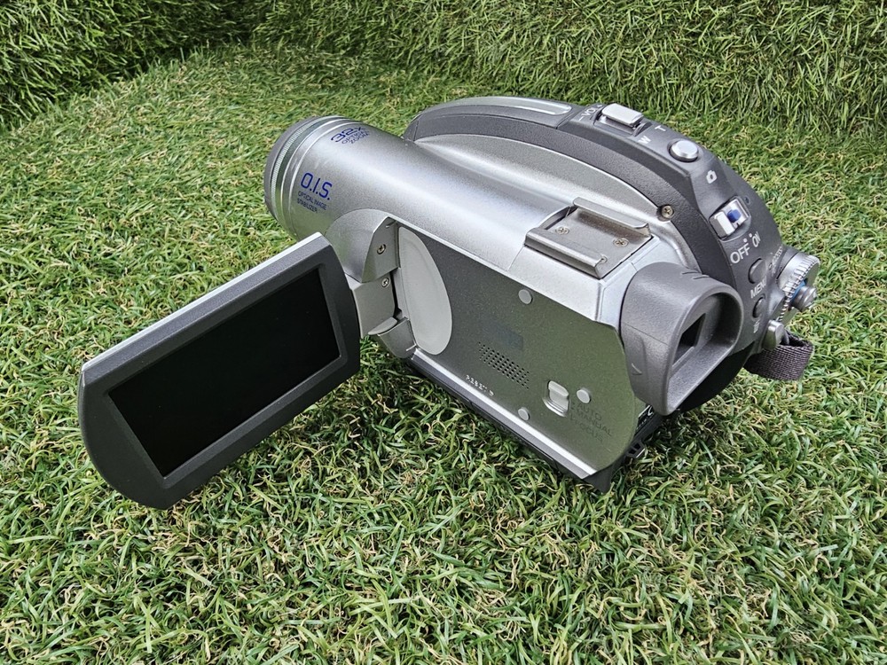 Panasonic VDR-D220 Handheld Mini DVD & SD Camcorder Boxed With Accessories