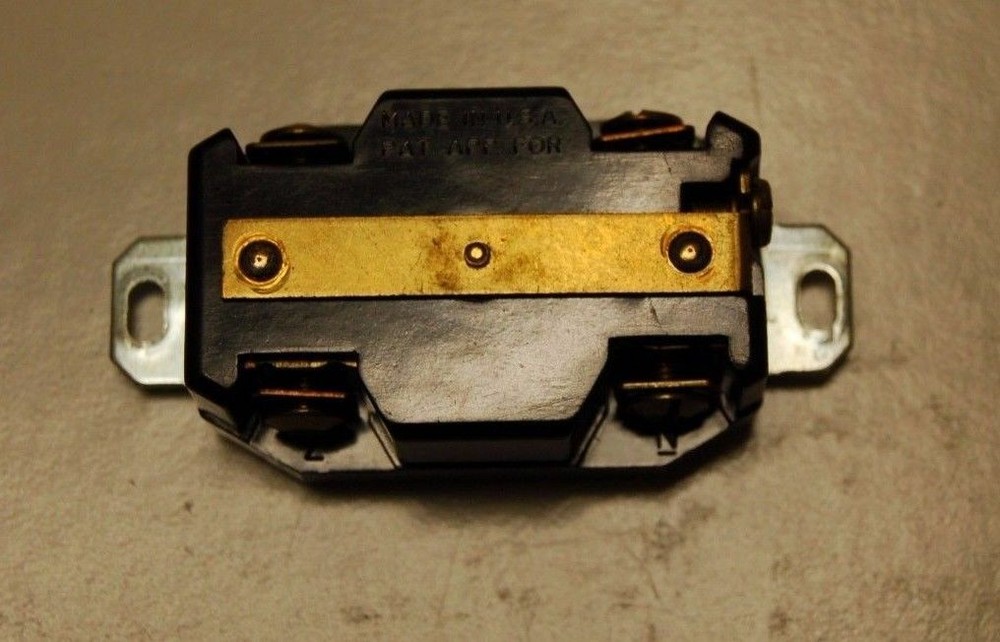 HUBBELL # 45305 VARILOAD TWIST LOCK RECEPTACLE 5 WIRE GROUNDING