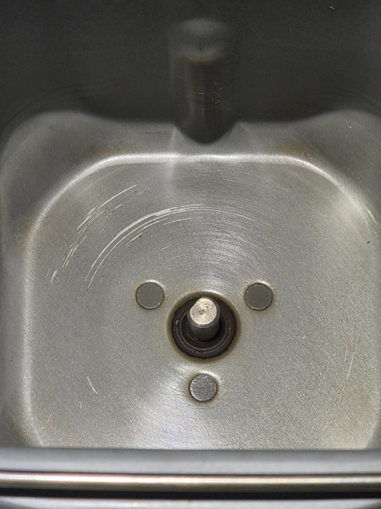 Hitachi HB-B101 Bread Machine Automatic Home Bakery. TESTED