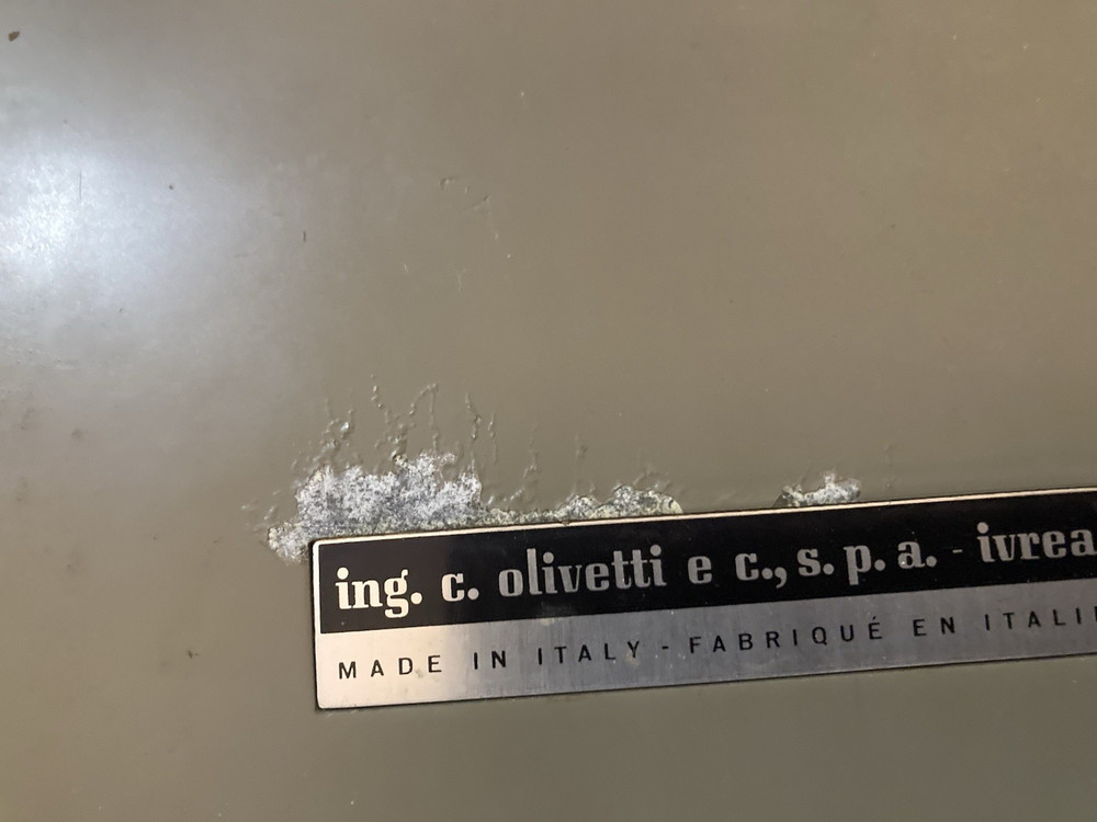 Olivetti Studio 44 Original Typewriter