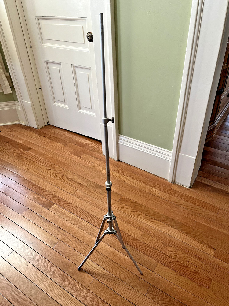 Small Aluminum Light Stand 42" max height