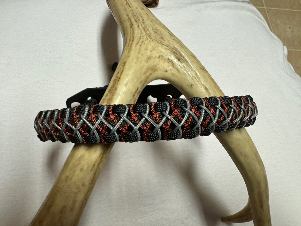 Black,rust And Gray Bow Wrist Sling