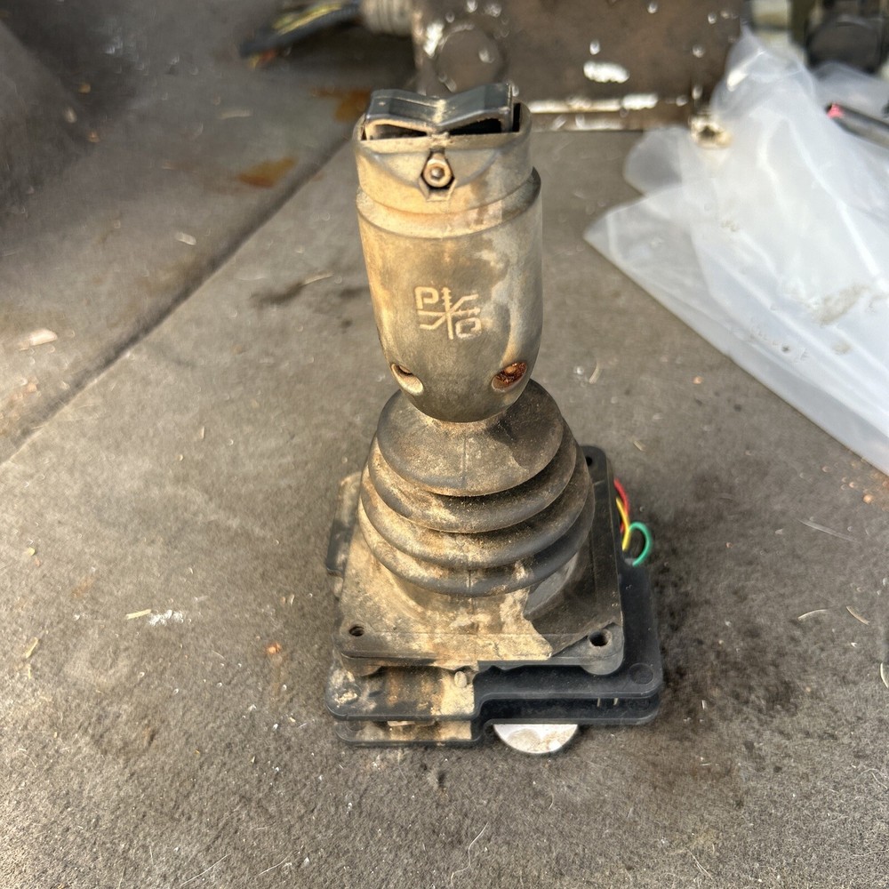 P-Q Controls Joystick M215-28SW-S-66