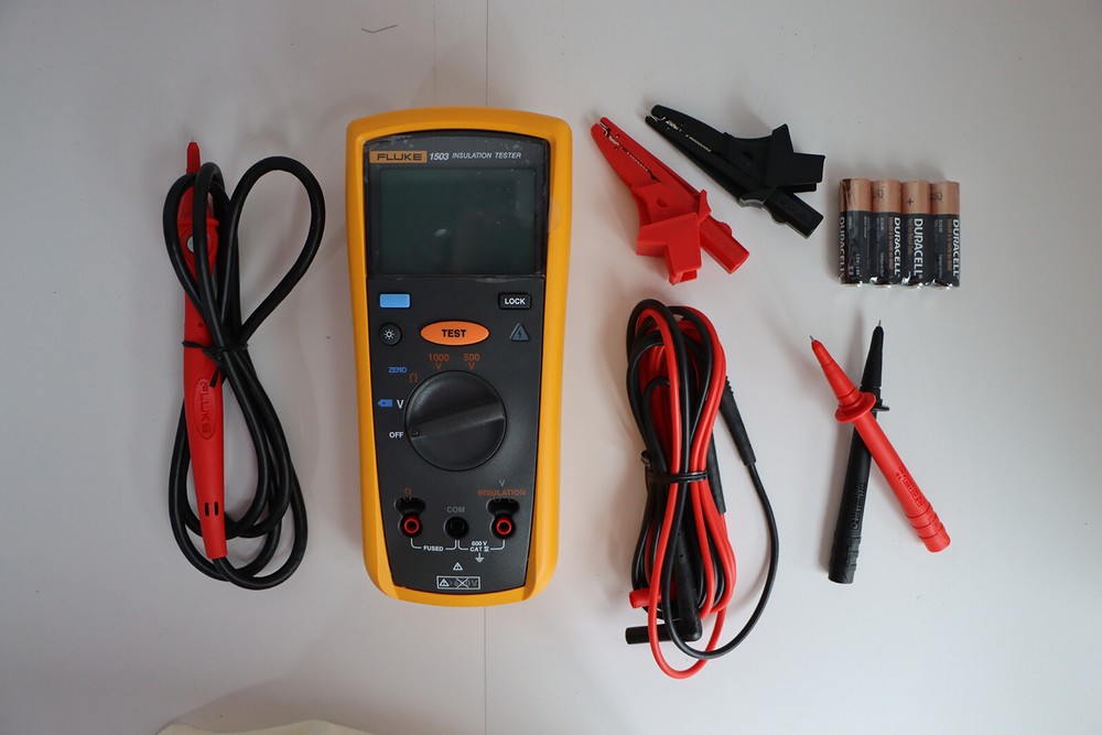 Fluke 1503 Digital Insulation Resistance Meter Megger 2000 MΩ Backlight CAT IV