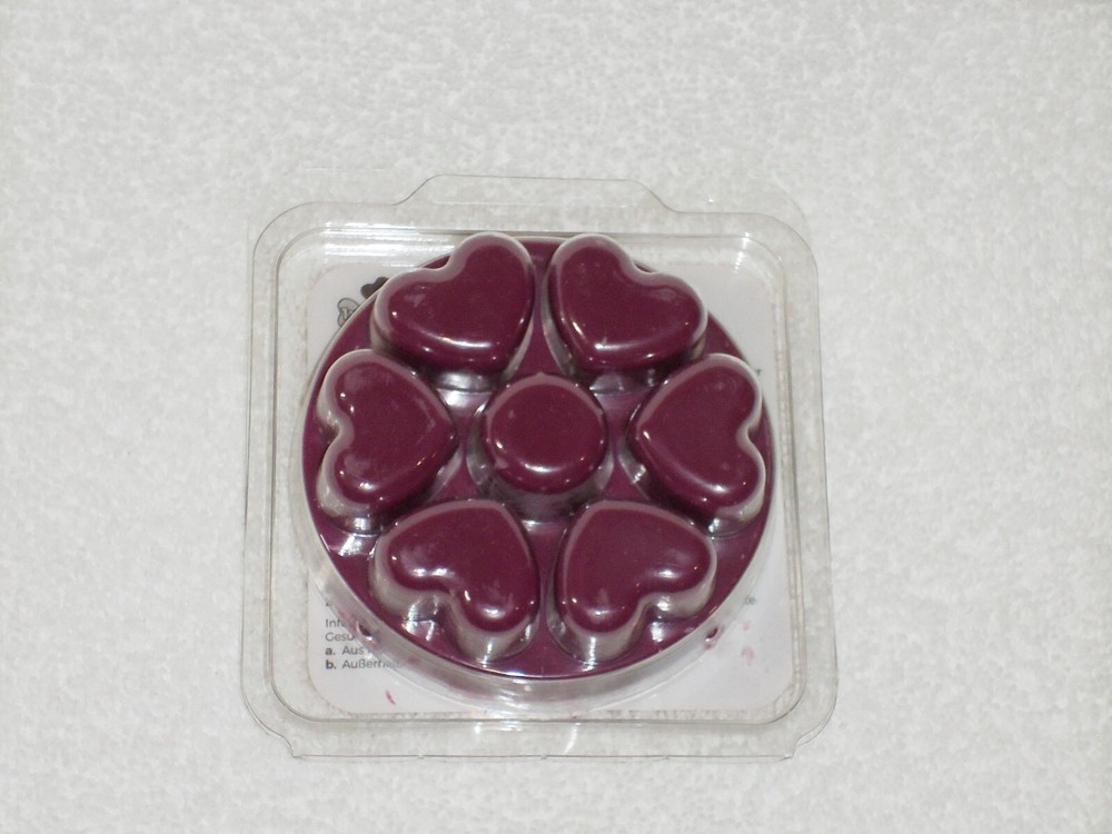 Partylite Black Forest Fruit Scent Plus Heart Melts 6 pc -- NIB