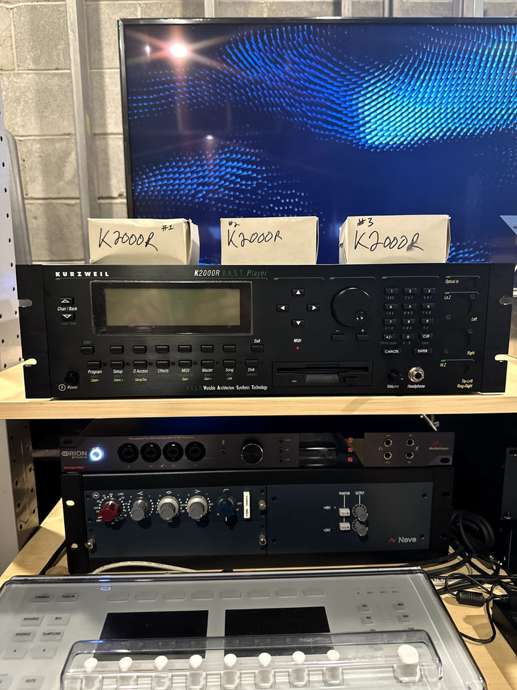 kurzweil k2000r Mint condition Analog 2U rack with case fully expanded library