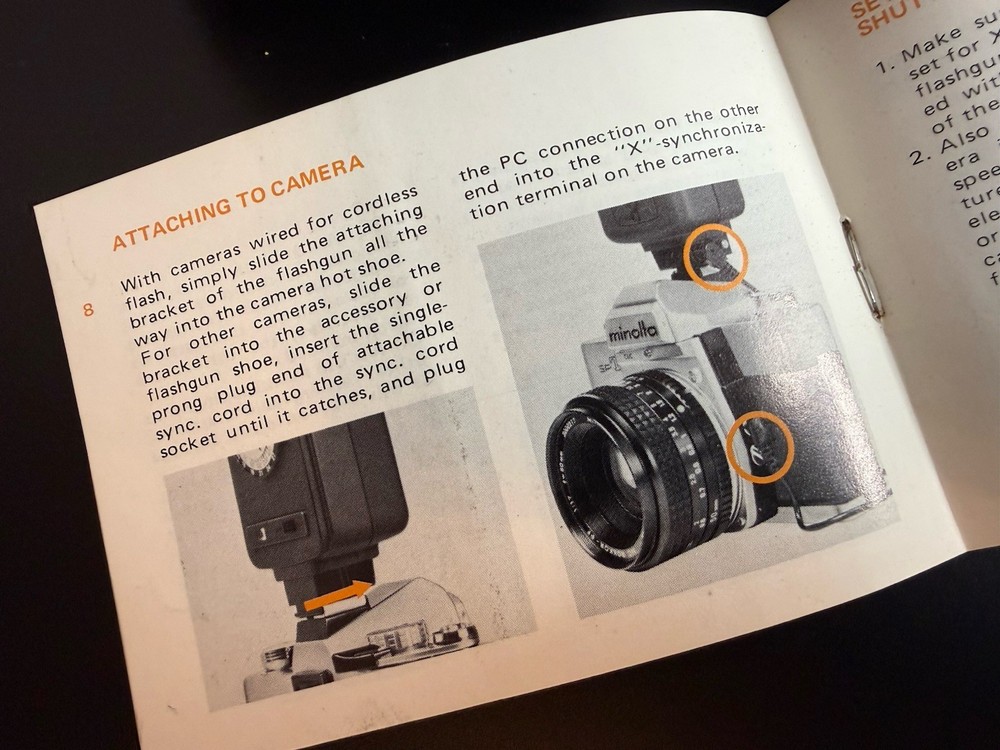 Minolta Auto 25 Flash Electroflash Shoe Mount w/Case