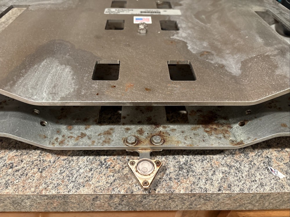 Sartorius CAPS1U-100EE-LU Scale, Combics 2 Display / In Rough Shape