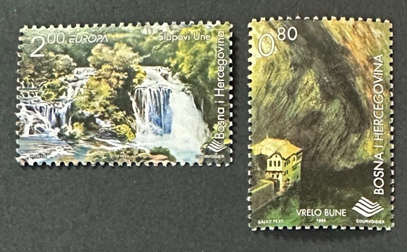 BOSNIA HERZEGOVINA  330, 331  Beautiful Mint NEVER  Hinged  Set