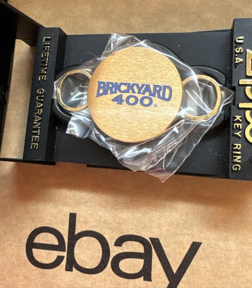 Zippo Key Holder "Brickyard 400"