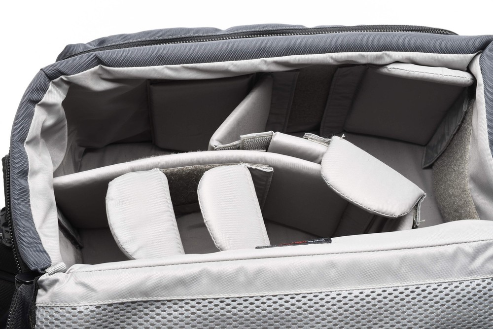 Lowepro Nova 5 Gray camera shoulder bag, clean, Very nice!