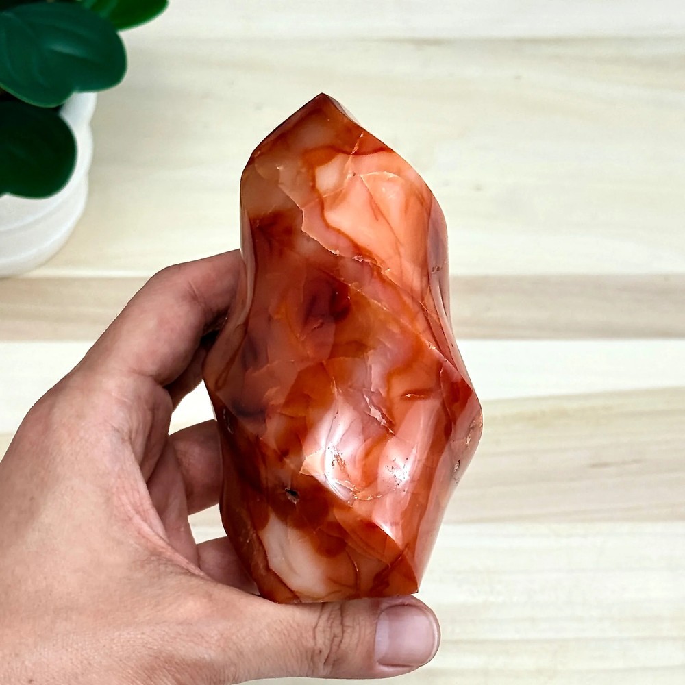 Carnelian Flame, 1 lb. 5.9 oz.