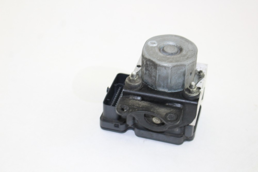 2015 15 Kawasaki Vulcan VN1700B Abs Control Module Pump