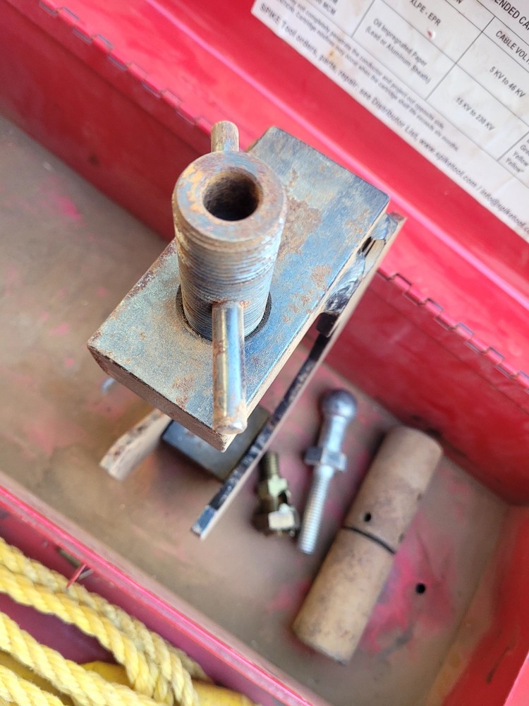 SPIKE IT Tool Cable Spiking Spearing Tool Electrical De Energizing Kit (C08)