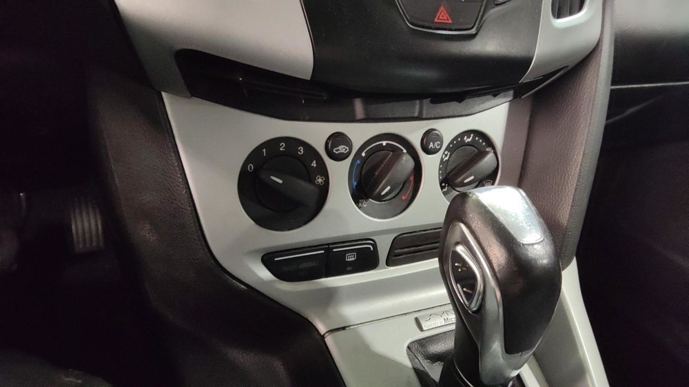 FOCUS 2014 Glove Box 1187574