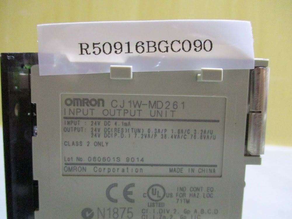 OMRON CJ1W-MD261 Input Output I/O Unit PLC USED