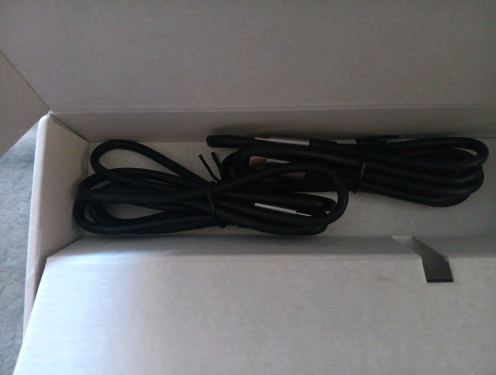 High-definition multimedia interface-type c KVM switch 2x1HDMI out, DP out, ECT