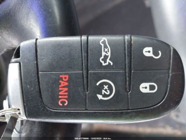 200       2015 Glove Box 4946589