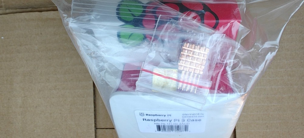 RS Raspberry Pi 3 Model B 1GB RAM Quad Core Computer Free Case & Heatsinks NEW