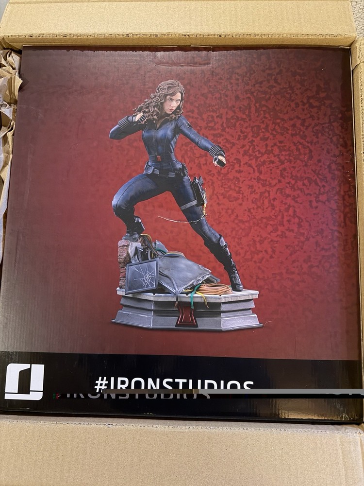 Sideshow Iron Studios Black Widow Scarlett Johansson 1/4 scale statue