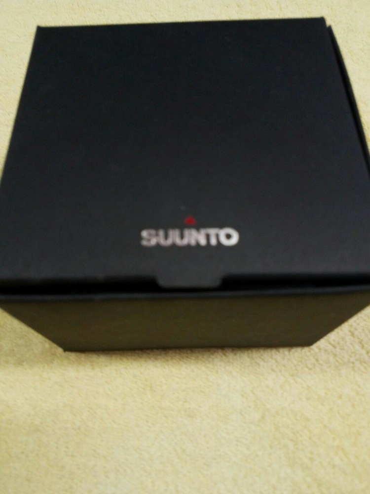 SUUNTO Eon Core White Scuba Dive Computer with Bungee Strap